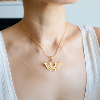 Boho Ethno Hlaskette, Kure Halskette mit Halbmond Anhänger, Schlangen Halskette; Geschenk für Ehefrau, Geschenk für Mama, Schwester, Oma, Weihnachtsgeschenk für sie, Geburtsstein Schmuck, Geschenk zum Geburtstag, Geschenk zum Hochzeitstag
