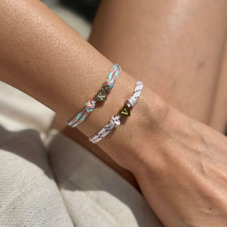 Buchstaben Surfer Armband