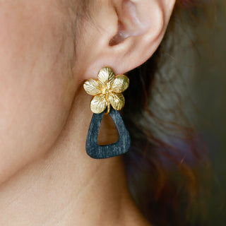 Boho Chic Hängeohrringe Gold Schwarz, Blumen Hängeohrringe, Hibiskus Blumen Schmuck,Geschenk für Ehefrau, Geschenk für Mama, Schwester, Oma, Weihnachtsgeschenk für sie, Geburtsstein Schmuck, Geschenk zum Geburtstag, Geschenk zum Hochzeitstag
