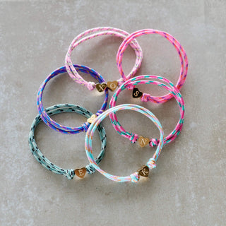 Surferarmband , Buchstaben Armband , Personalisierte Geschenkidee, Buntes Textilarmband für Damen