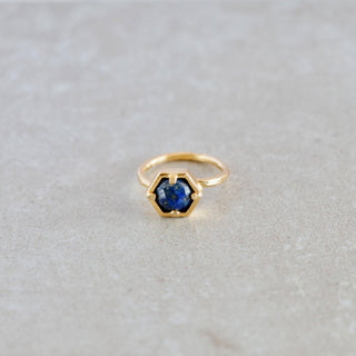 zierlicher Lapislazuli Ring Gold, Schöne Geschenkidee für Frauen, verstellbarer Ring, Nachhaltiger schmuck, Stapel Ringnachhaltiger schmuck/ Edelstein Kleine zierliche schmuck, Geschenk für Ehefrau, Geschenk für Mama, Schwester, Oma, Weihnachtsgeschenk für sie, Geburtsstein Schmuck, Geschenk zum Geburtstag, Geschenk zum Hochzeitstag
